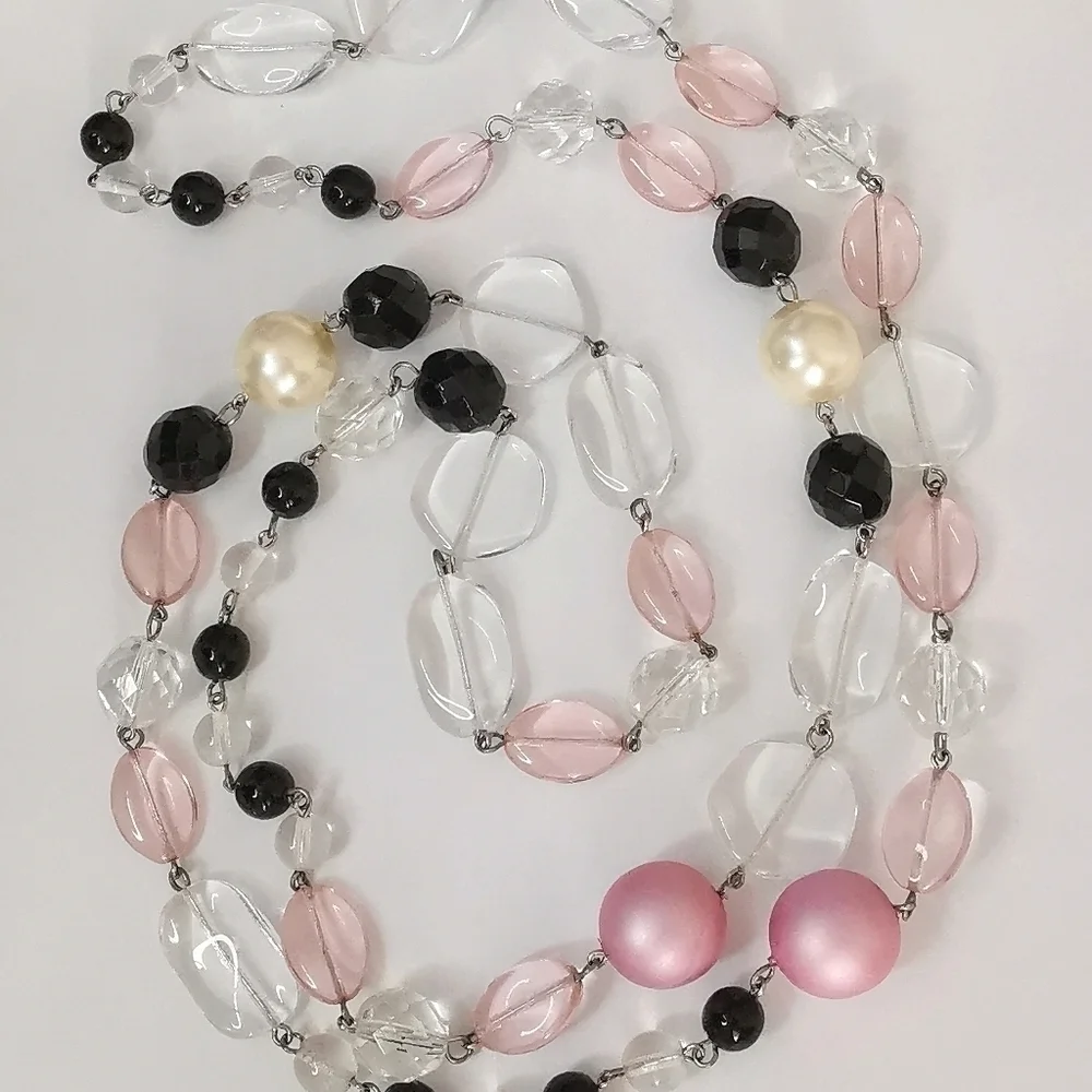 Vintage Czech Art Glass necklace Pink black